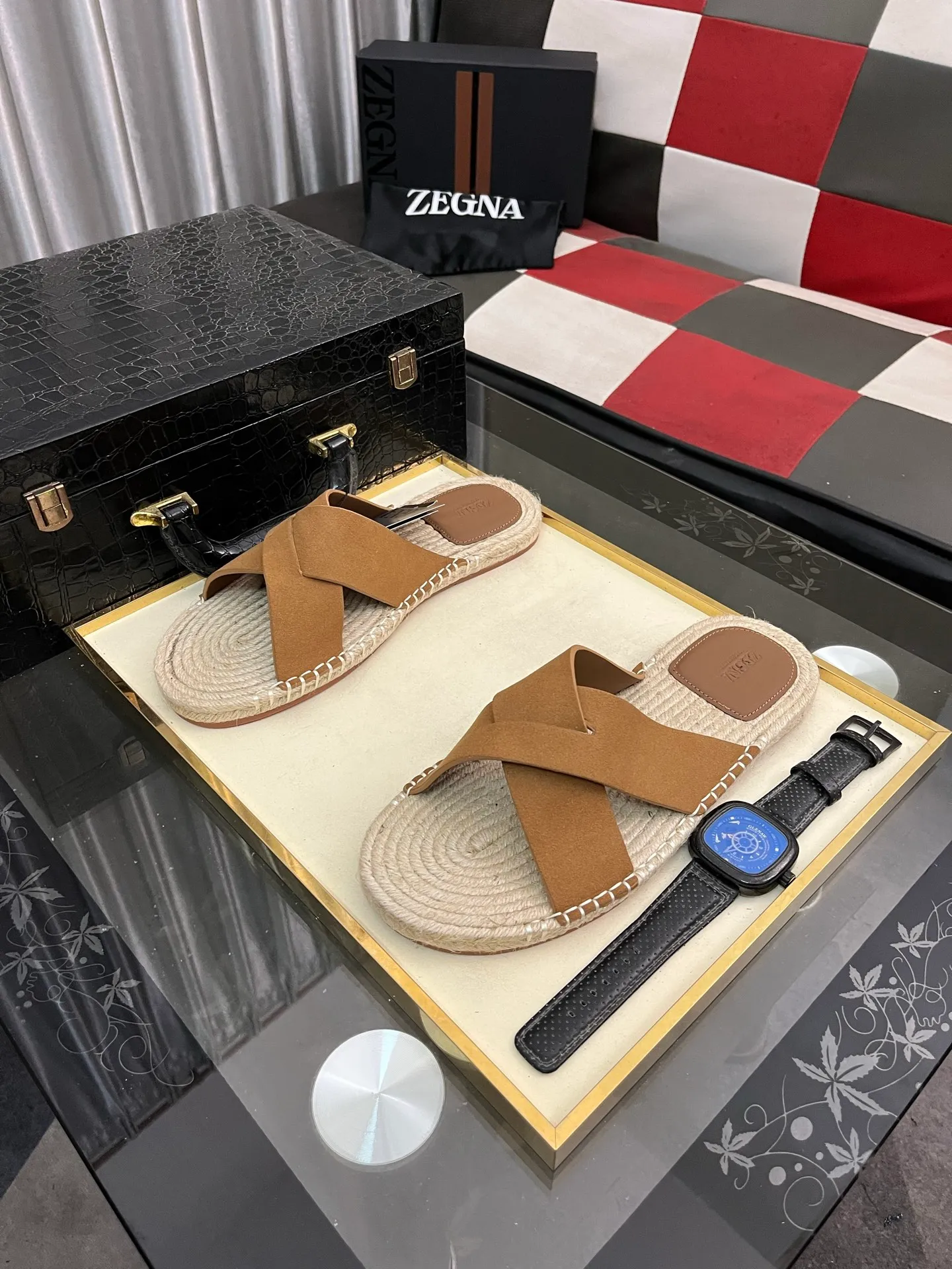 Men's shoes 💰320⌚️⌚️《HERMES》Hermès 💁♂️Men's casual slippers, compare the quality at the counter🧚🏿♂️ The upper layer has a stone pattern with clear texture, showing high-end, high-end, comfortable to wear and versatile. Purely hand-pulled, raw rubber breathable outsole, breathable and comfortable lambskin lining, 100% comfortable density, original rubber outsole wear-resistant code number 38-44. Can be customized 45-46-47